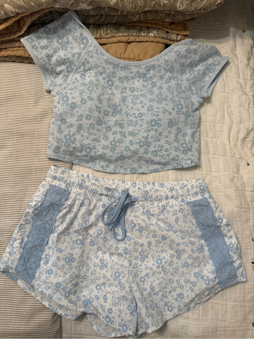 Joy Lab set Blue Floral Crop Top & Short Set